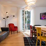Boutique J87 Villa